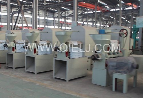 開(kāi)榨油坊你懂得如何選油坊榨油機(jī)設(shè)備嗎?企鵝糧油機(jī)械告訴您(圖3) 開(kāi)榨油坊你懂得如何選油坊榨油機(jī)設(shè)備嗎?企鵝糧油機(jī)械告訴您(圖3)